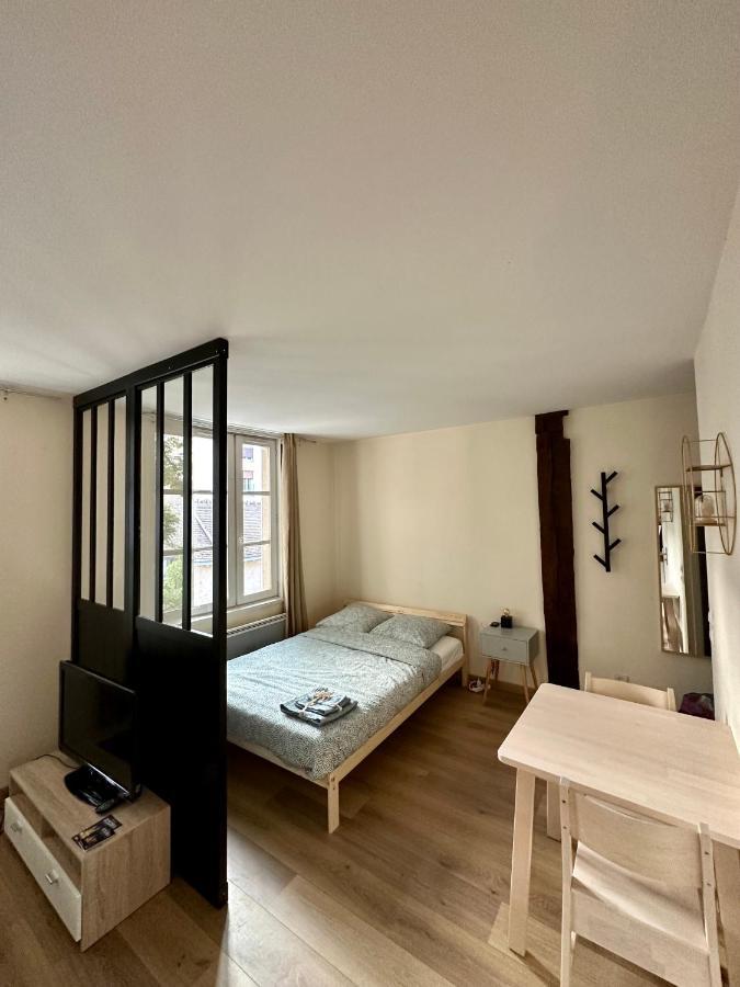 שארטר Appartement Bords De L'Eure Charmant Studio מראה חיצוני תמונה